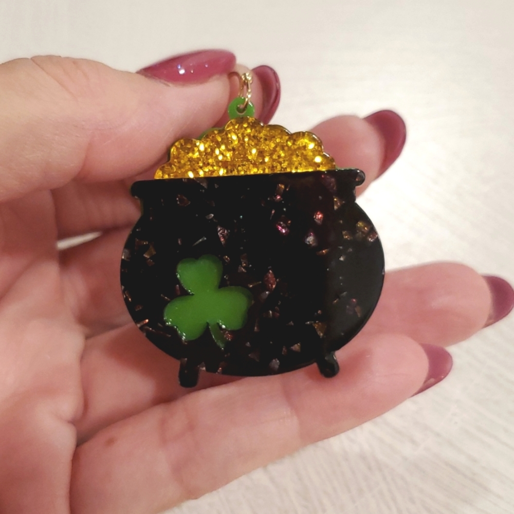 Pot of Gold cauldron St. Patrick's Day clover glitter earrings pierced NWT